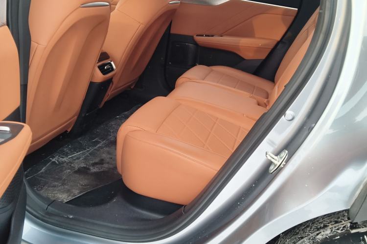 Used Deepal S05 2024 200Max Range-Extended Long-Range Version Left Rear Seat