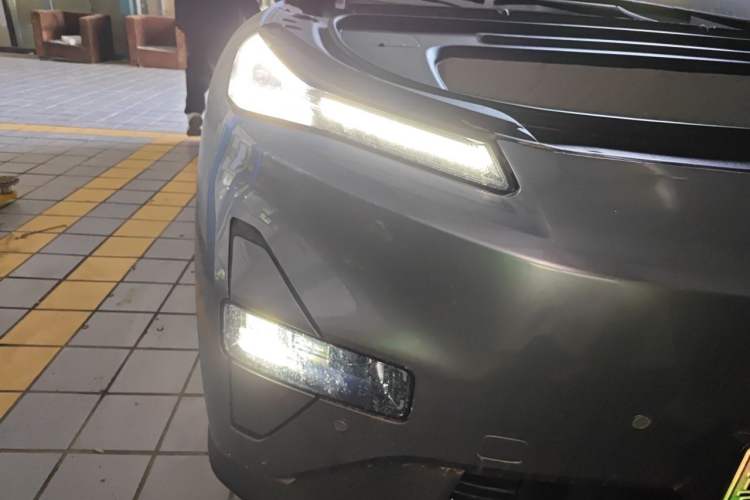 Used Deepal S05 2024 510 Ultra Pure Electric Version Right Front Headlight