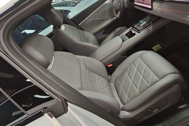 Used Deepal S05 2024 200Max Range-Extended Long-Range Version Right Front Seat