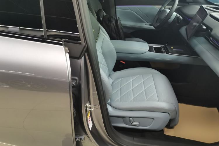Used Deepal S05 2024 200 Ultra Range-Extended Long-Range Version Right Front Seat