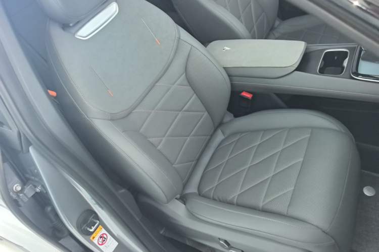 Used Deepal S05 2024 510Max Pure Electric Version Right Front Seat