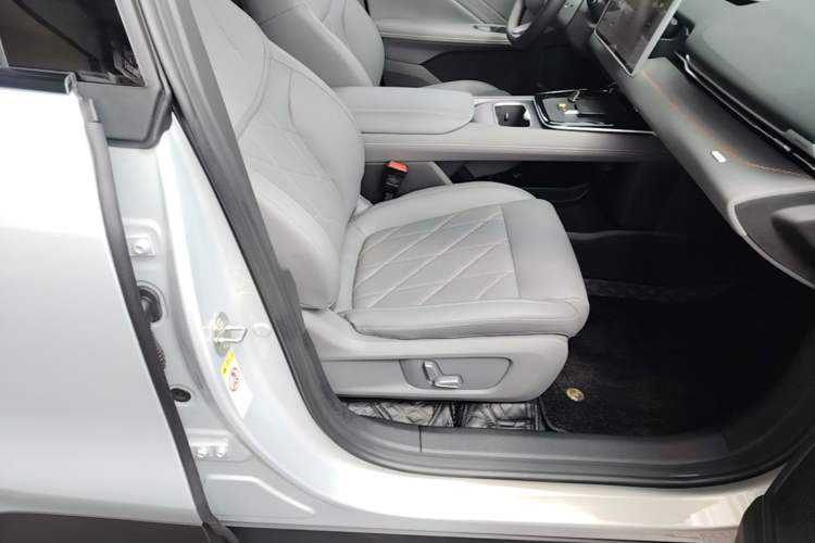 Used Deepal S05 2024 510 Plus Pure Electric Version Right Front Seat