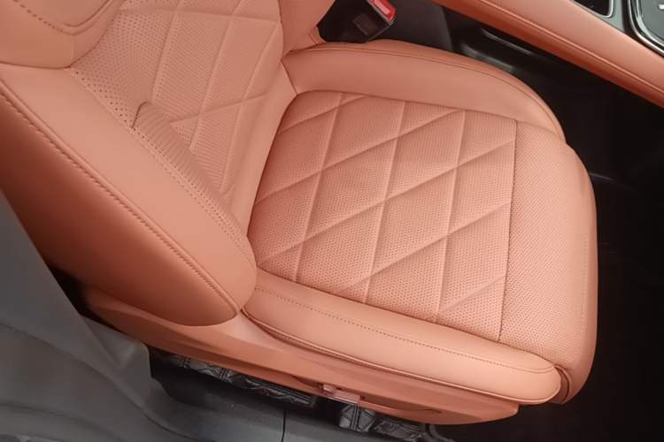 Used Deepal S05 2024 510Max Pure Electric Version Right Front Seat