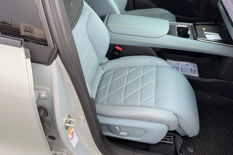 Used Deepal S05 2024 510Max Pure Electric Version Right Front Seat