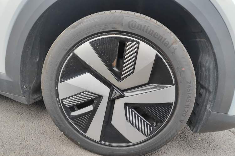 Used Deepal S05 2024 510 Ultra Pure Electric Version Right Front Wheel Hub