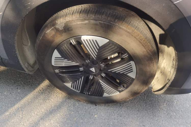 Used Deepal S05 2024 510Max Pure Electric Version Right Front Wheel Hub