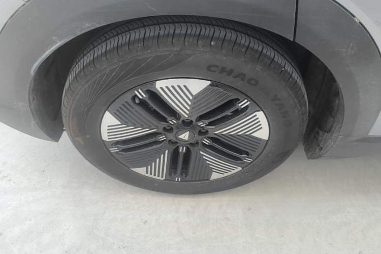 Used Deepal S05 2024 510 Plus Pure Electric Version Right Rear Wheel Hub