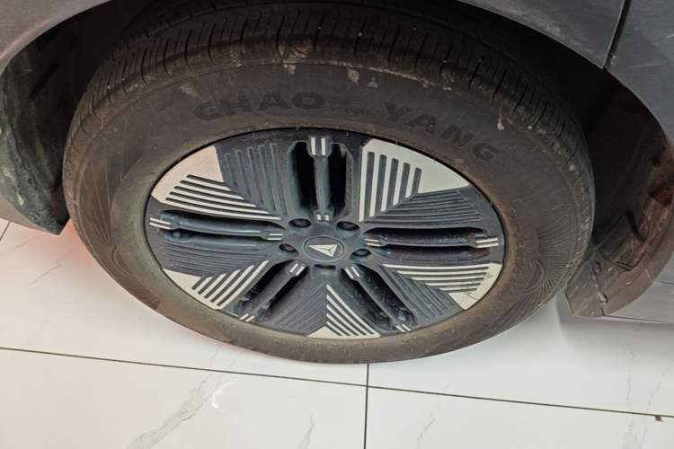 Used Deepal S05 2024 510Max Pure Electric Version Right Rear Wheel Hub