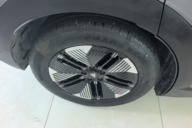 Used Deepal S05 2024 510Max Pure Electric Version Right Rear Wheel Hub