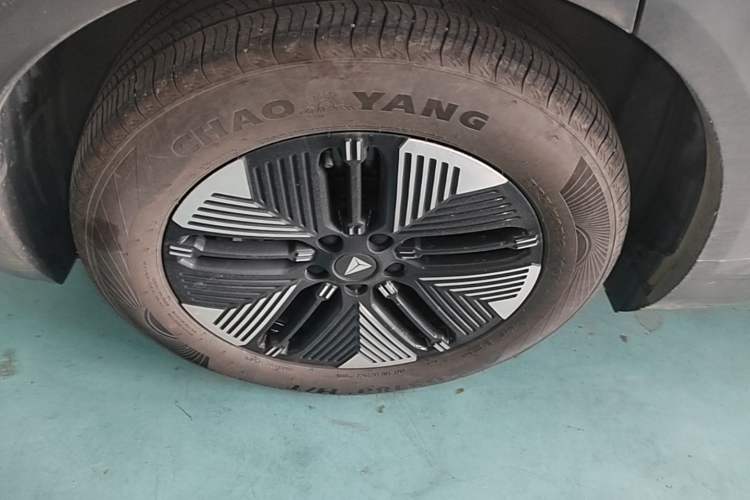 Used Deepal S05 2024 510Max Pure Electric Version Right Rear Wheel Hub