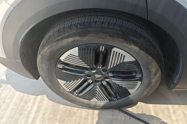 Used Deepal S05 2024 510Max Pure Electric Version Right Rear Wheel Hub