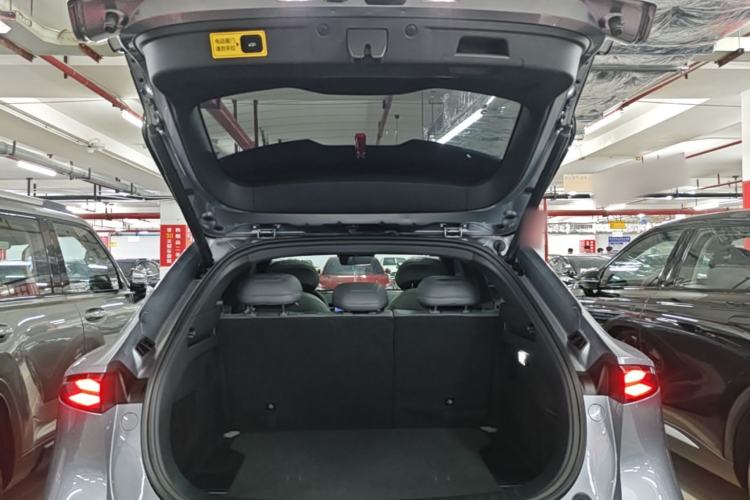 Used Deepal S05 2024 510Max Pure Electric Version Trunk