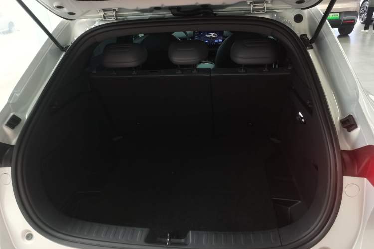 Used Deepal S05 2024 510 Plus Pure Electric Version Trunk