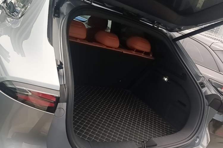 Used Deepal S05 2024 510Max Pure Electric Version Trunk