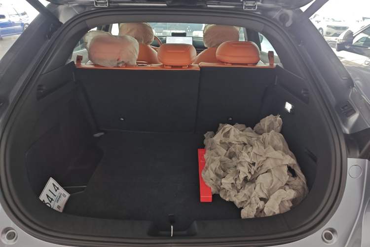 Used Deepal S05 2024 200Max Range-Extended Long-Range Version Trunk
