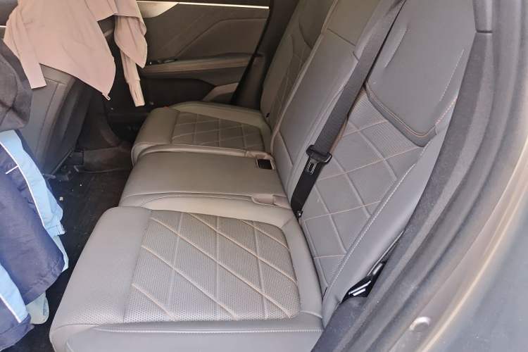 Used Deepal S05 2024 510Max Pure Electric Version Left Rear Seat
