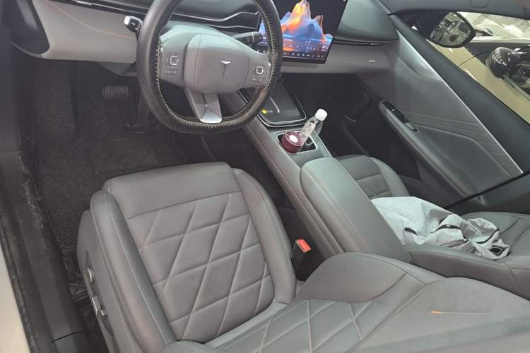 Used Deepal S05 2024 510 Ultra Pure Electric Version Center Console