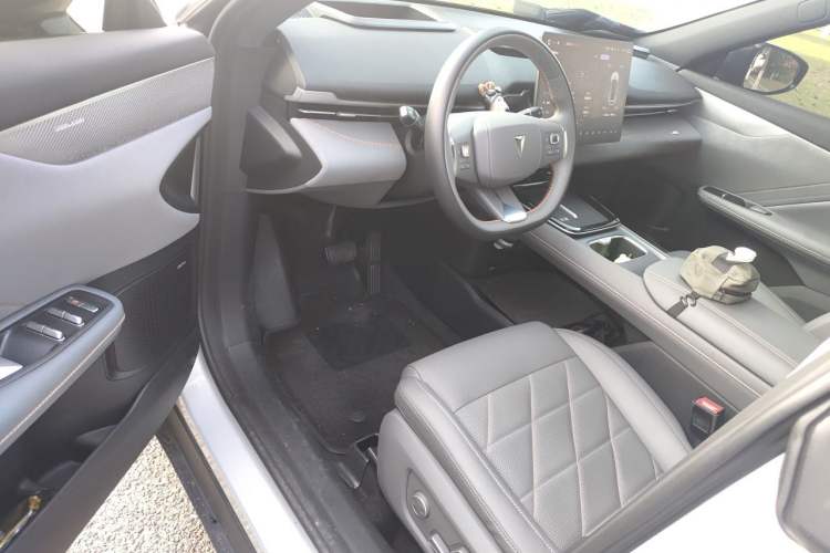 Used Deepal S05 2024 510Max Pure Electric Version Driver Seat
