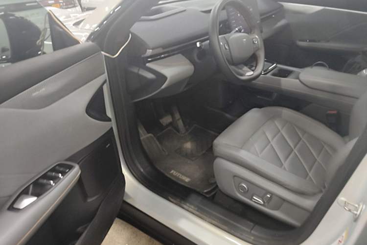 Used Deepal S05 2024 510Max Pure Electric Version Driver Seat