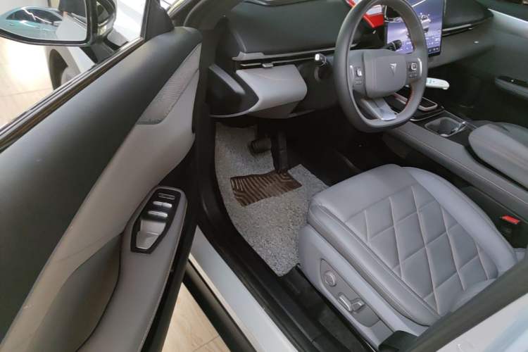 Used Deepal S05 2024 200Max Range-Extended Long-Range Version Driver Seat