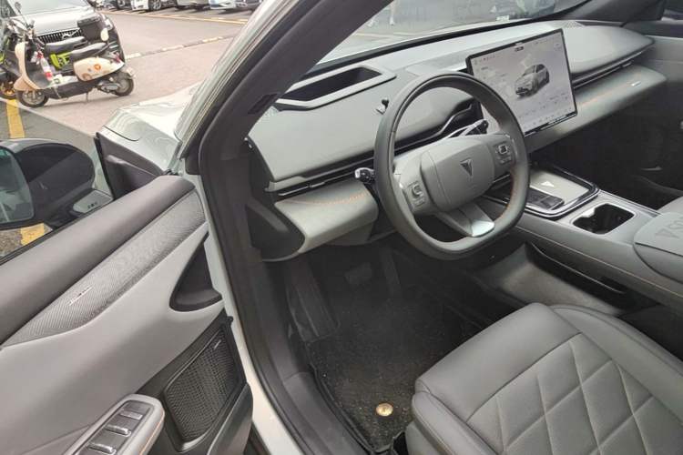 Used Deepal S05 2024 510Max Pure Electric Version Driver Seat