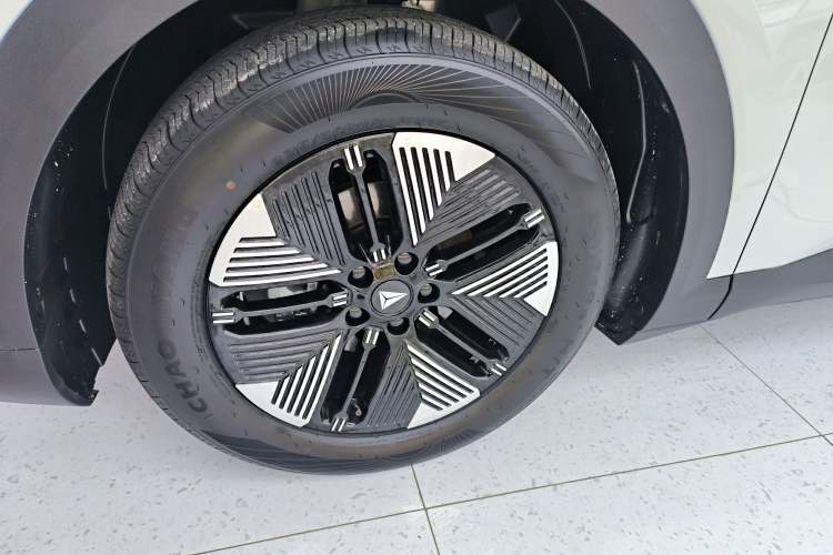 Used Deepal S05 2024 200Max Range-Extended Long-Range Version Exterior 4