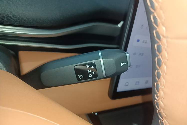 Used Deepal S05 2024 510Max Pure Electric Version Gear Lever