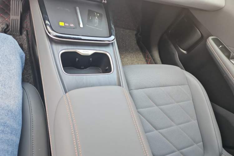 Used Deepal S05 2024 510Max Pure Electric Version Gear Lever