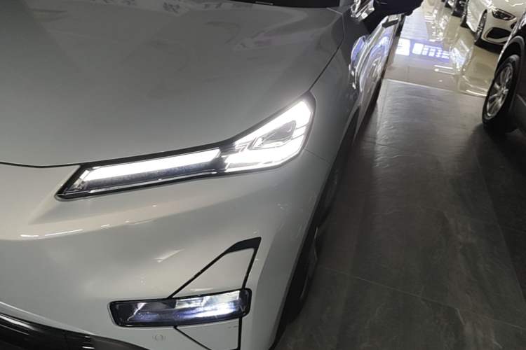 Used Deepal S05 2024 510Max Pure Electric Version Left Front Headlight