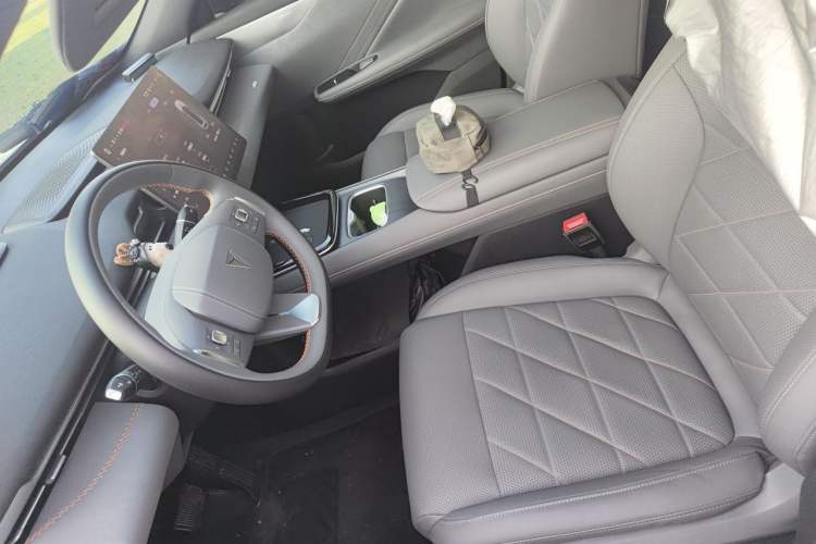 Used Deepal S05 2024 510Max Pure Electric Version Left Front Seat
