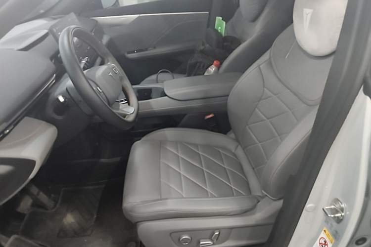 Used Deepal S05 2024 510Max Pure Electric Version Left Front Seat