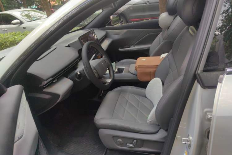 Used Deepal S05 2024 510Max Pure Electric Version Left Front Seat