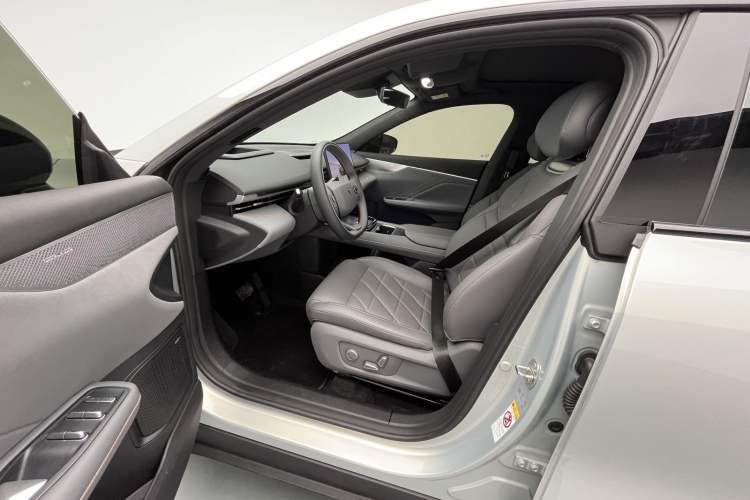 Used Deepal S05 2024 200Max Range-Extended Long-Range Version Left Front Seat