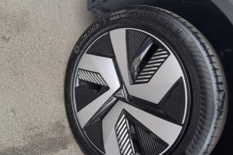 Used Deepal S05 2024 510 Ultra Pure Electric Version Left Front Wheel Hub