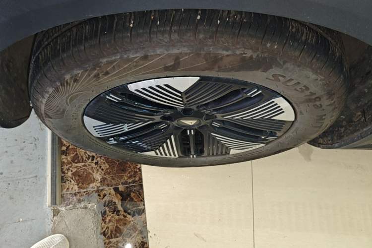 Used Deepal S05 2024 510Max Pure Electric Version Left Front Wheel Hub
