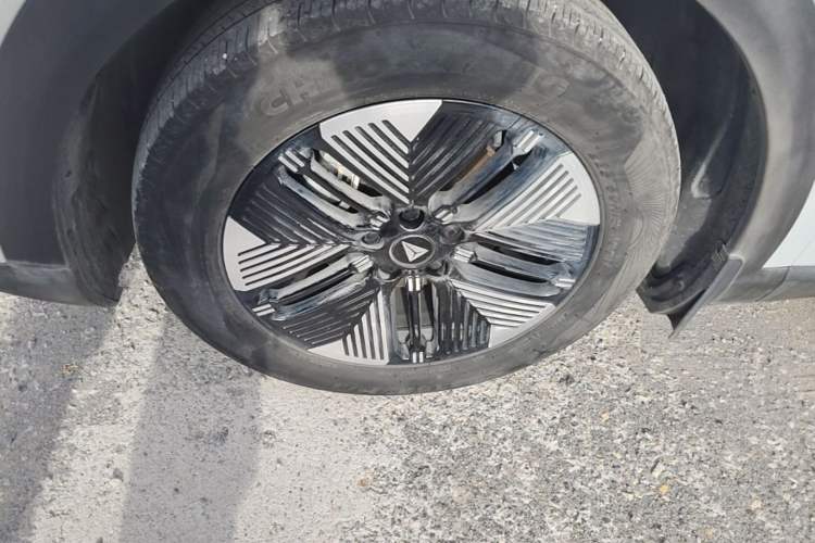 Used Deepal S05 2024 510Max Pure Electric Version Left Front Wheel Hub