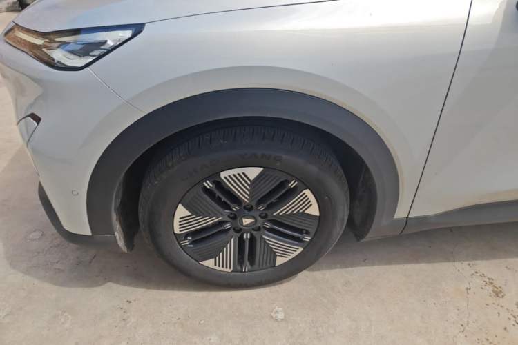 Used Deepal S05 2024 510Max Pure Electric Version Left Front Wheel Hub