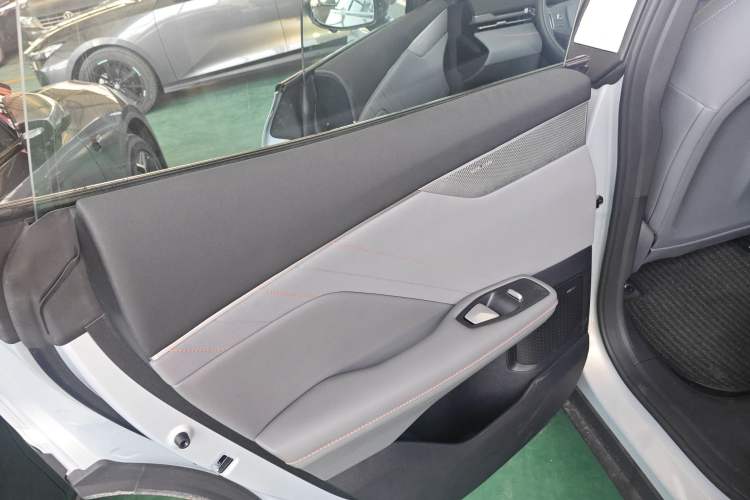Used Deepal S05 2024 510Max Pure Electric Version Left Rear Door Interior
