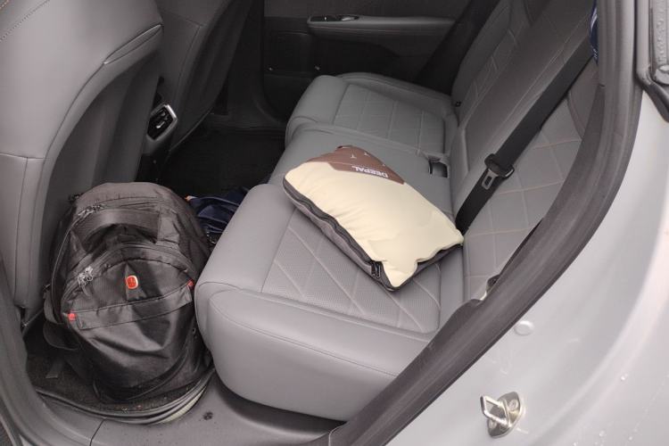 Used Deepal S05 2024 200Max Range-Extended Long-Range Version Left Rear Seat