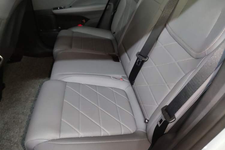 Used Deepal S05 2024 200Max Range-Extended Long-Range Version Left Rear Seat