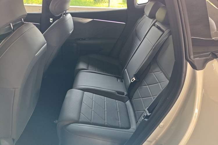 Used Deepal S05 2024 510Max Pure Electric Version Left Rear Seat