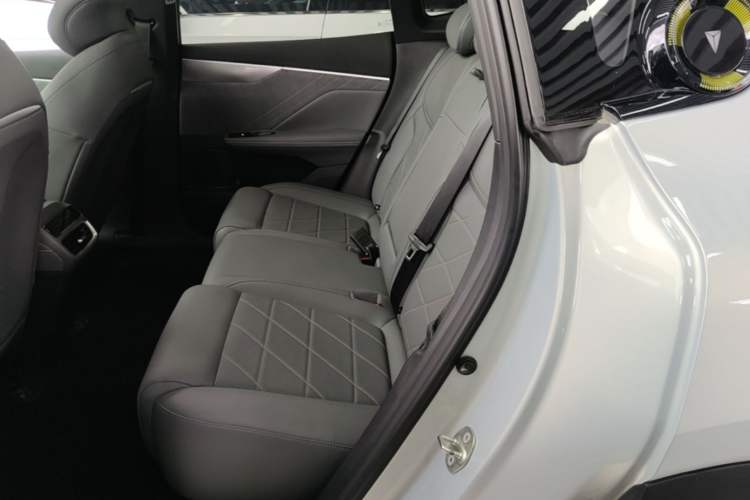 Used Deepal S05 2024 200Max Range-Extended Long-Range Version Left Rear Seat