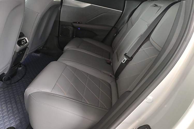 Used Deepal S05 2024 510Max Pure Electric Version Left Rear Seat