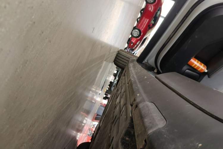 Used Deepal S05 2024 200Max Range-Extended Long-Range Version Left Side Sill