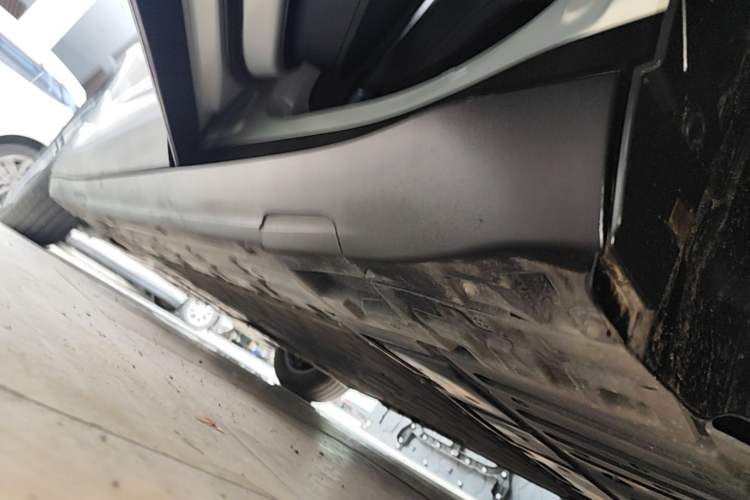 Used Deepal S05 2024 200Max Range-Extended Long-Range Version Left Side Sill