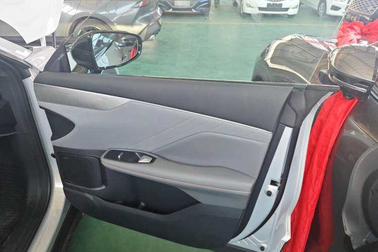 Used Deepal S05 2024 510Max Pure Electric Version Right Front Door Interior