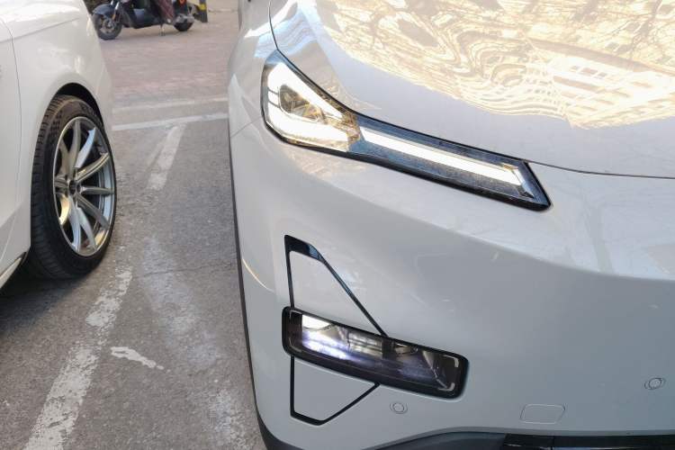 Used Deepal S05 2024 510 Plus Pure Electric Version Right Front Headlight