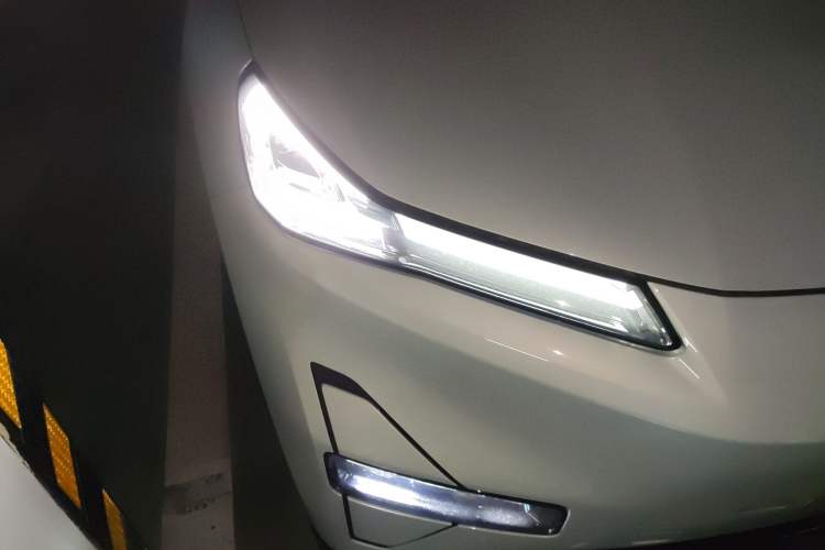 Used Deepal S05 2024 200Max Range-Extended Long-Range Version Right Front Headlight
