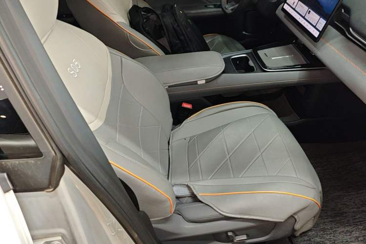 Used Deepal S05 2024 510Max Pure Electric Version Right Front Seat