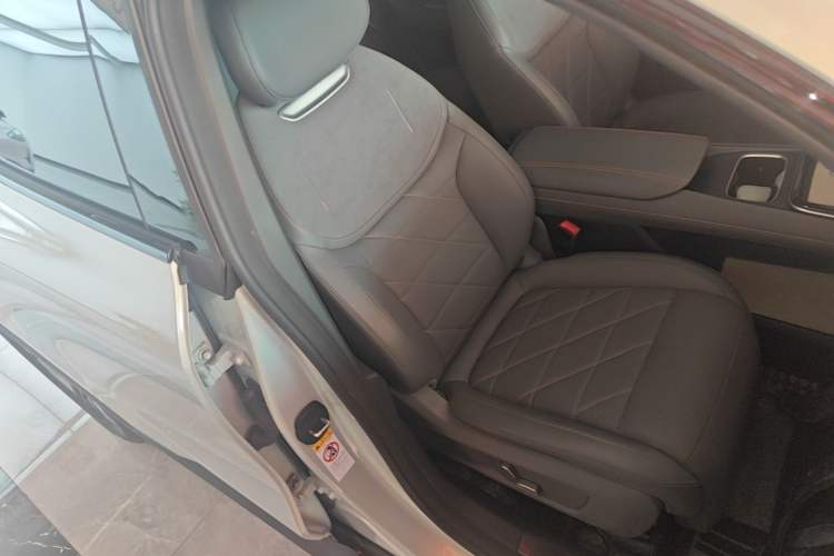 Used Deepal S05 2024 510Max Pure Electric Version Right Front Seat